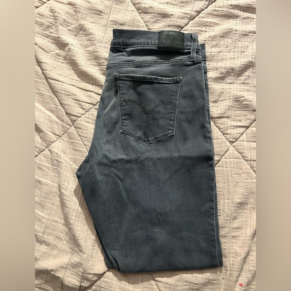 Charcoal gray Levi’s